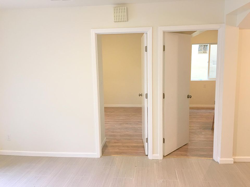 1st image of 111 Simpson Dr