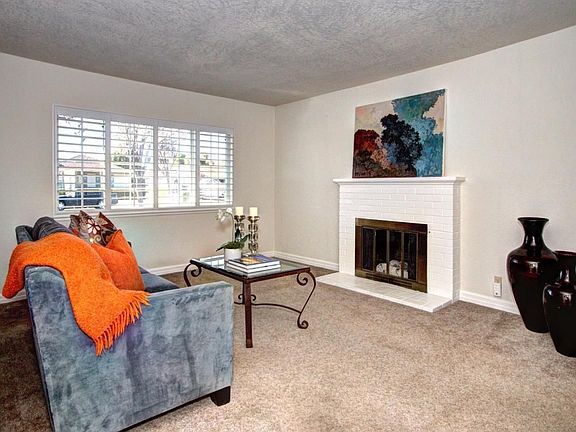 4th image of 410 N Milton Ave