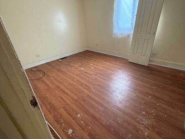 chicago-illinois-2136441025 picture