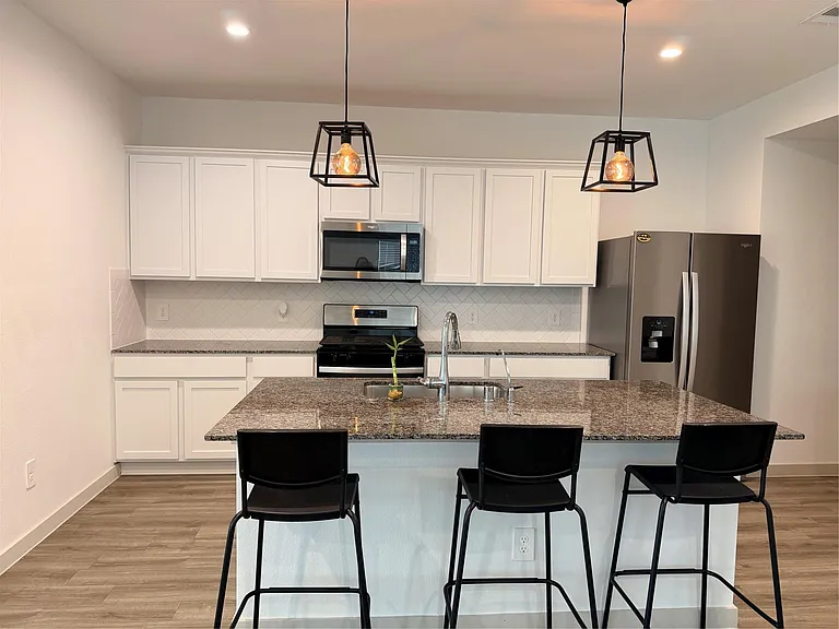 9834 Palm Royal Dr — Photo 8