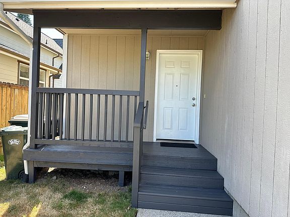 3rd image of 607 N 7th Ave SW