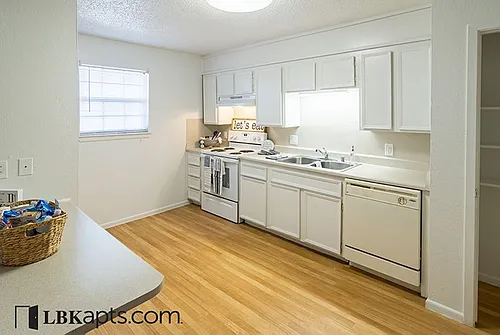 4312 17th St Photo 1