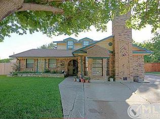 2306 Gilbert Cir, Arlington, TX 76010