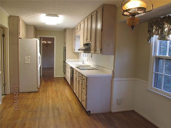 4th image of 736 Indian Manor Ct