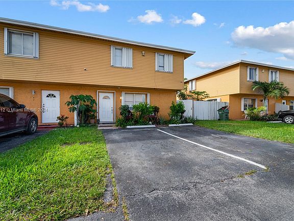 2nd image of 35 NE 12th Ave #35