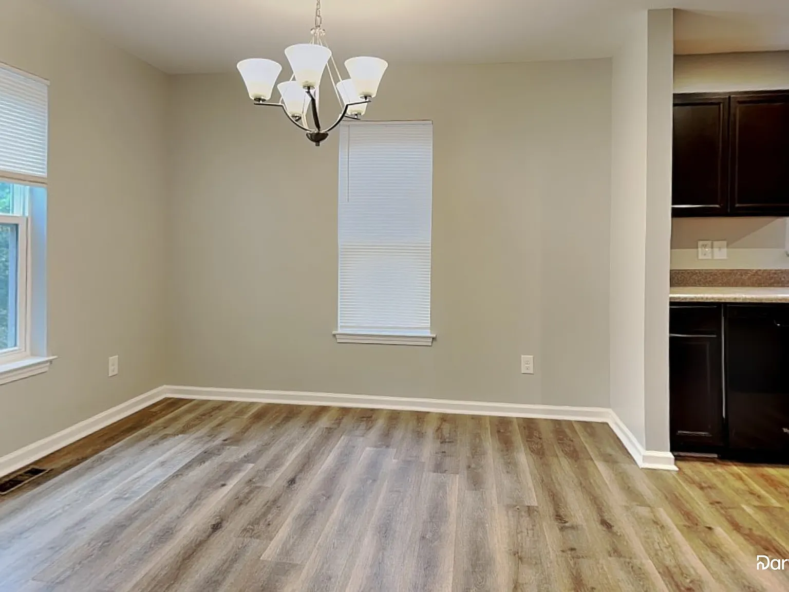 3 bed, 2.0 bath, 1144 sqft, $1,615 — Photo 4