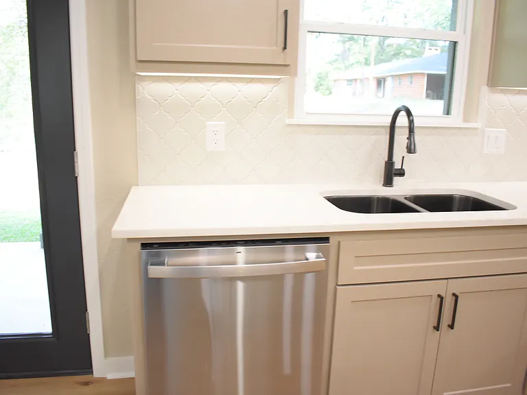 2713 Sullivan Dr — Photo 25