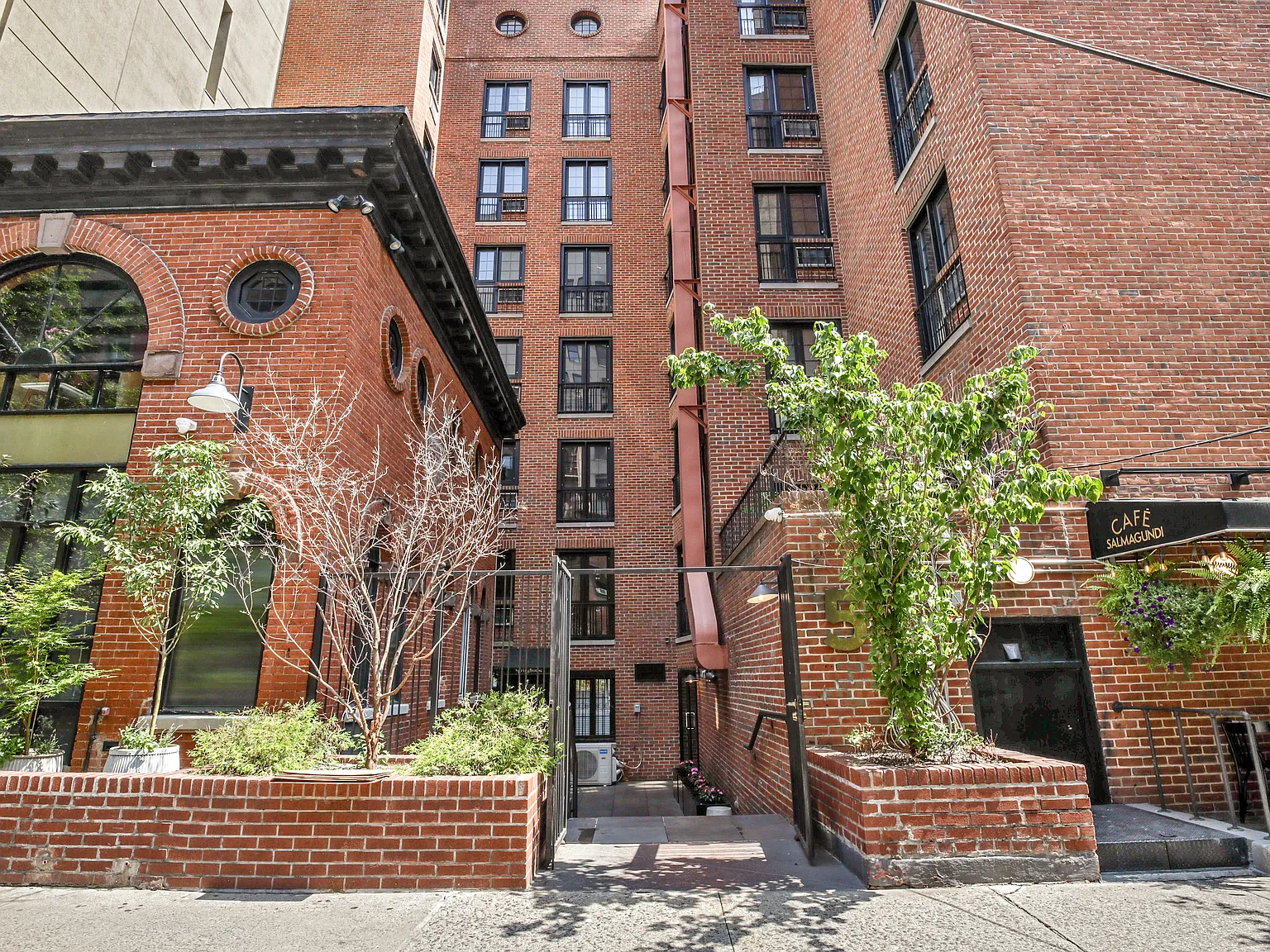 51 Irving Place — Photo 2