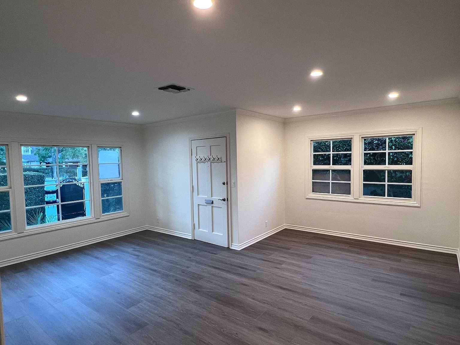 2 bed, 1000 sqft, $4,200 — Photo 4
