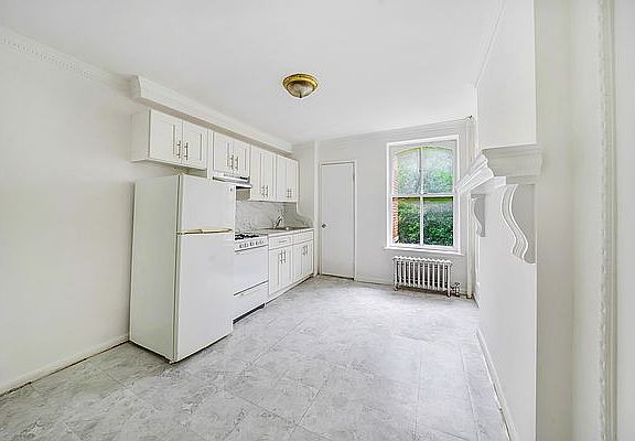3rd image of 24 Joralemon St #D31
