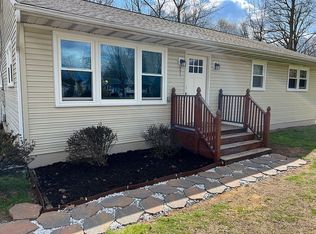 371 E Cherry Dr, Magnolia, DE 19962