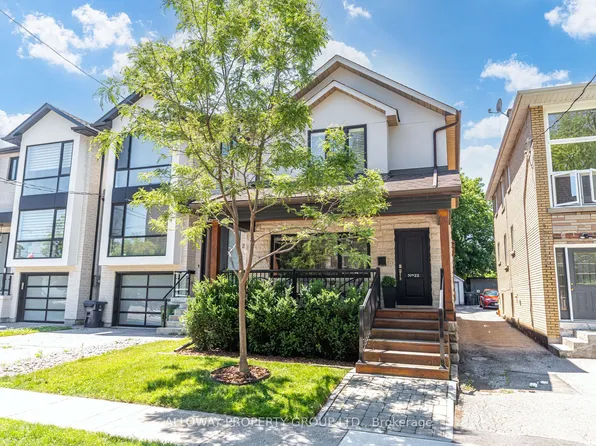 22 4th St, Toronto, ON M8V 2Y3