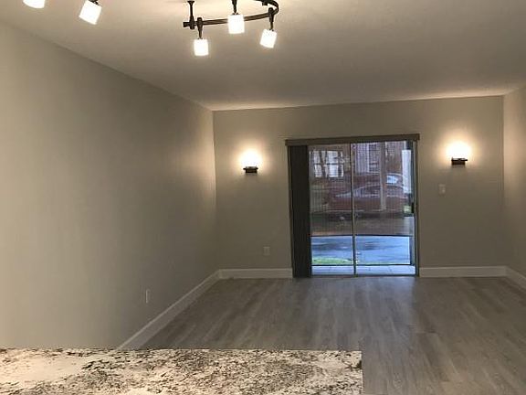 4th image of 8508 Old Country Manor #222