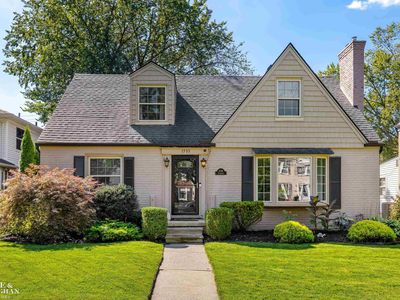 1535 Fairholme Rd, Grosse Pointe Woods, MI, 48236