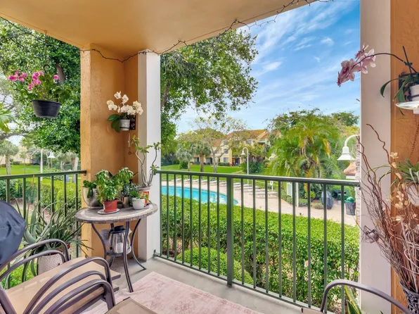 103 Yacht Club Way APT 206, Hypoluxo, FL 33462