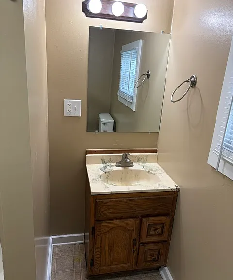 227 N Ross St — Photo 8