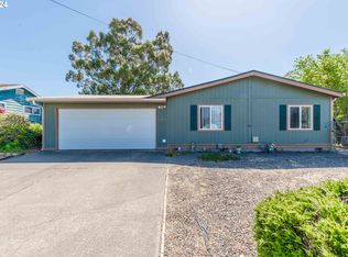 1365 Fenwick St, Coos Bay, OR 97420