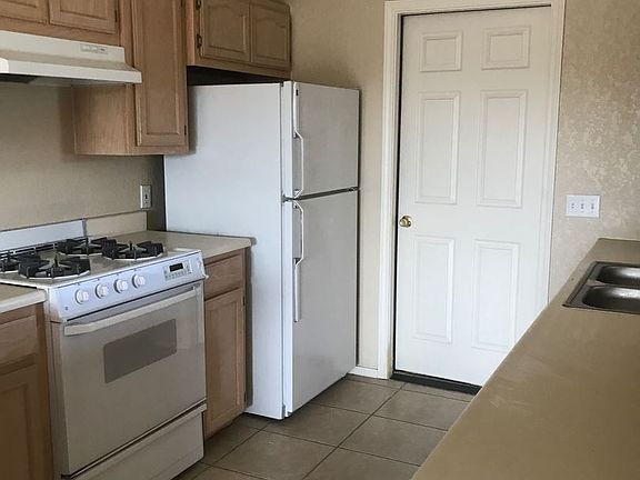 3rd image of 642 S 8th St APT 401