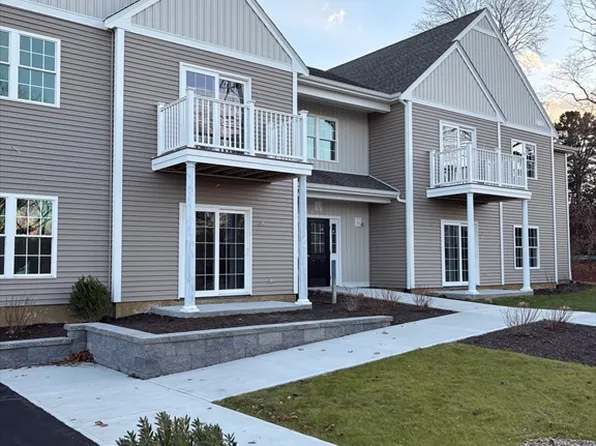 4 S Spooner St #6, Plymouth, MA 02360