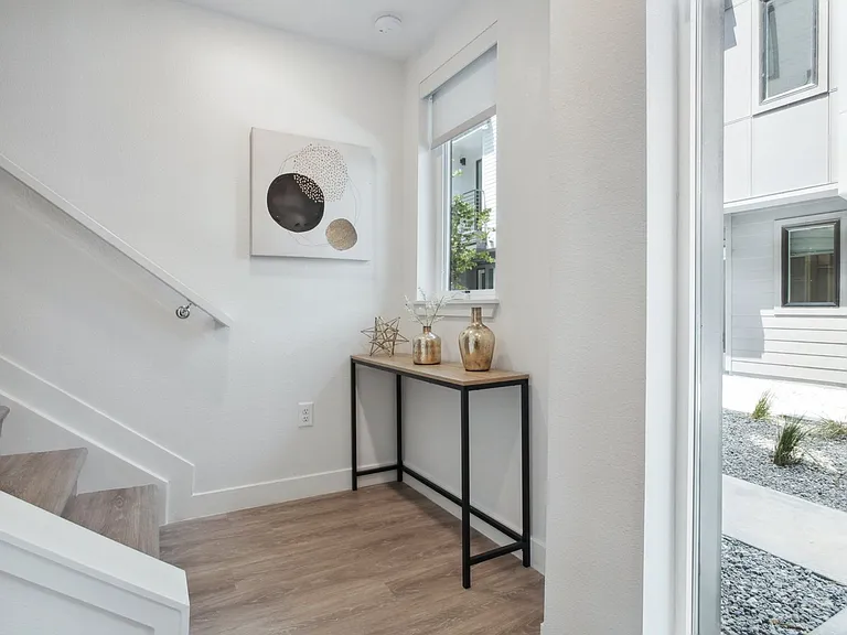 Central Park Townhomes — Photo 8