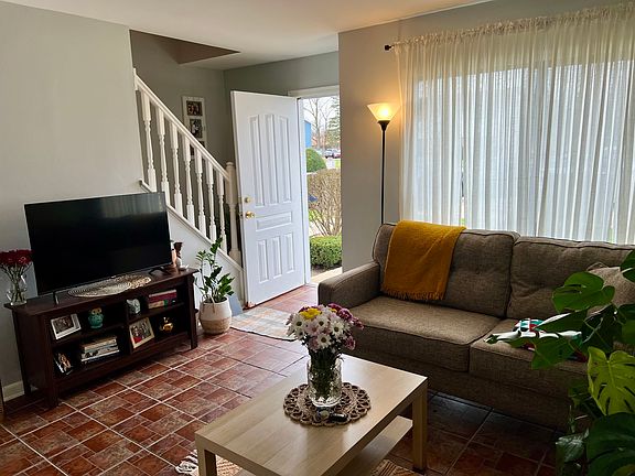 2nd image of 355 S Belmont Ave