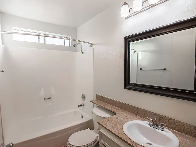 Parkview Poway Apartments — Photo 17
