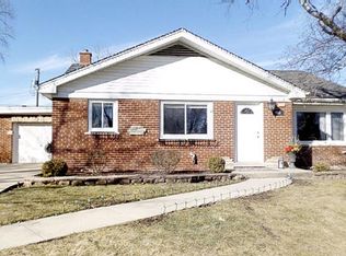 5860 Longview Dr, Countryside, IL 60525