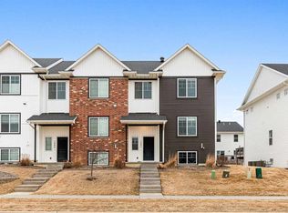 1042 Dubs Dr, Iowa City, IA 52246