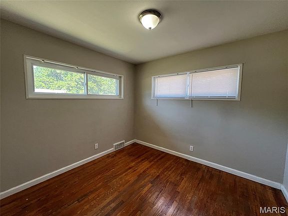 5th image of 1636 Maldon Ln