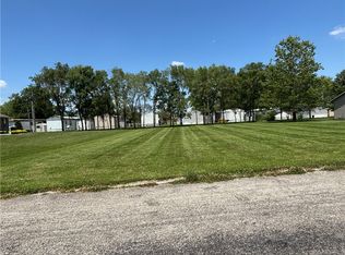 Wurl Ln, Altamont, IL 62411