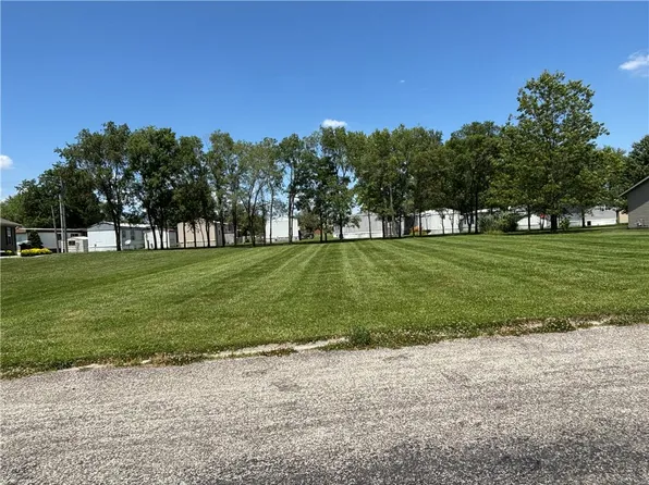 Wurl Ln, Altamont, IL 62411
