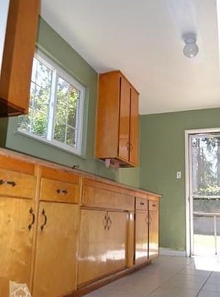 4th image of 1073 5th St