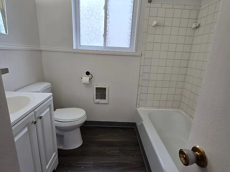 924 Seneca Ct — Photo 13