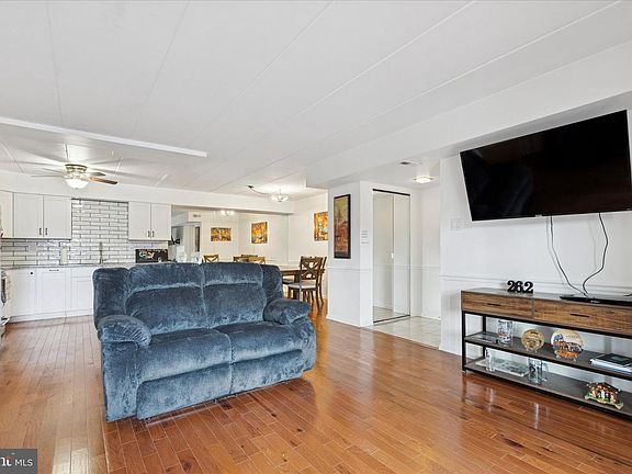 4th image of 3 Oakridge Dr