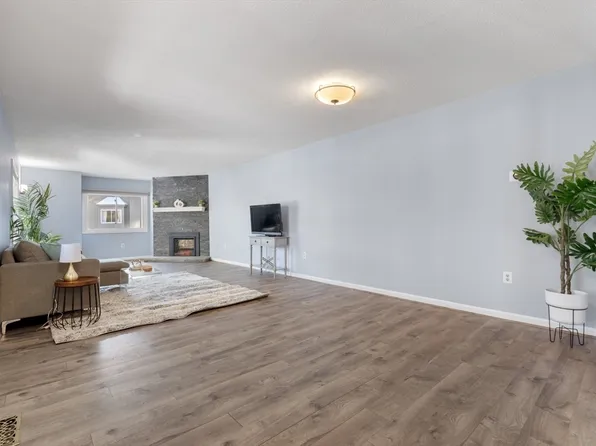 236 Captain Eames Cir #236, Ashland, MA 01721