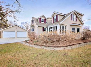 540 N Saint Marys Rd, Libertyville, IL 60048