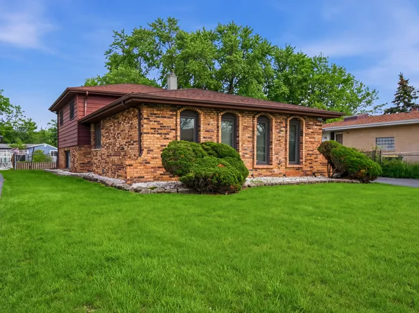 17243 Bernadine St, Lansing, IL 60438