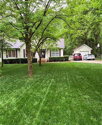 3rd image of 1653 W Lakewood Dr