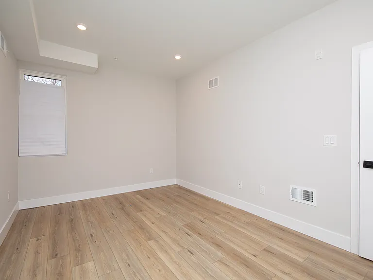 935 W Dauphin St #A — Photo 4