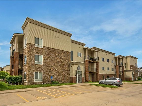 2nd image of 6350 Coachlight Dr Unit 1305