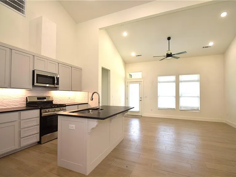 470 Amethyst Rd — Photo 4