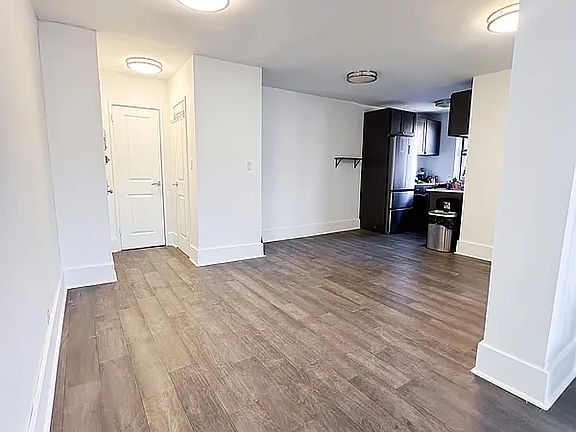 2nd image of 2420 Morris Ave APT 6A