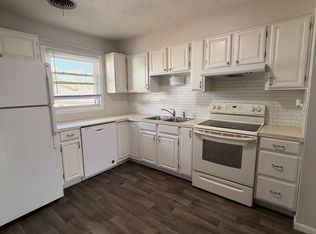 1407 13th St NW #1407, Minot, ND 58703