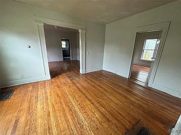 Spacious 3-Bedroom Southside Home — Photo 3