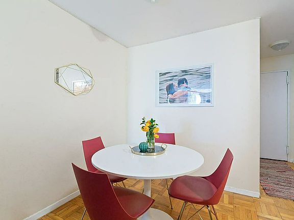 4th image of 155 E 38th St APT 4B