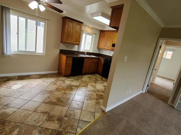 211 16th Pl APT 4, Costa Mesa, CA 92627