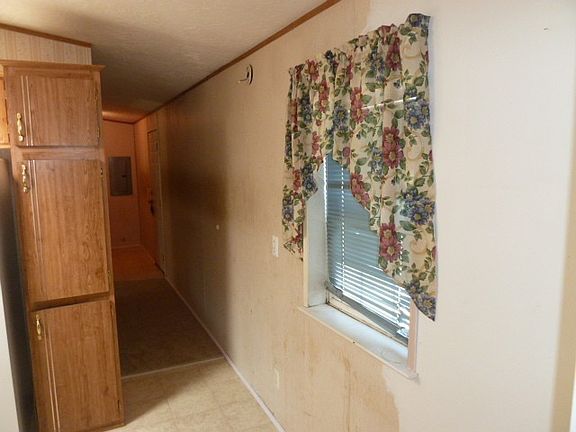 3rd image of 830 Mahogany Ln NW