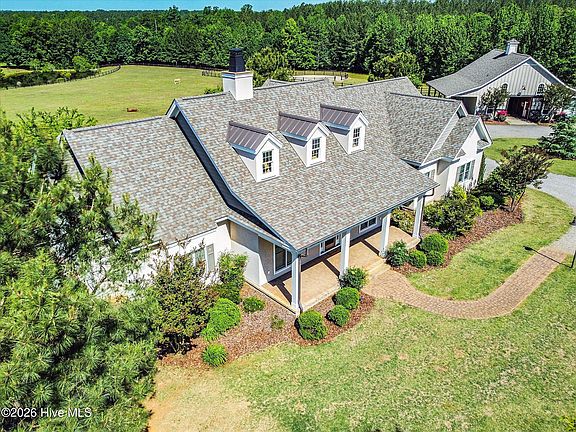 2nd image of 115 Red Fox Ridge