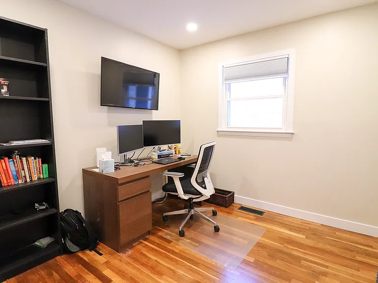 14 Donat Dr — Photo 19