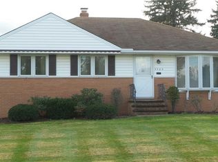 3303 Hetzel Dr, Parma, OH
